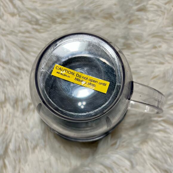 NutriBullet Replacement 18 oz Short Cup with Lip Ring and To-Go Lid - Picture 2 of 3